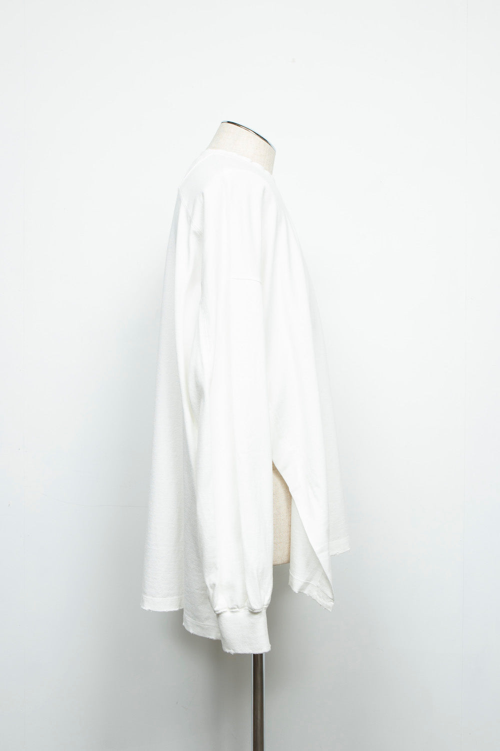 LB24AW-PO07-ITD | テーピングエイドダメージプルオーバー | OFF WHITE