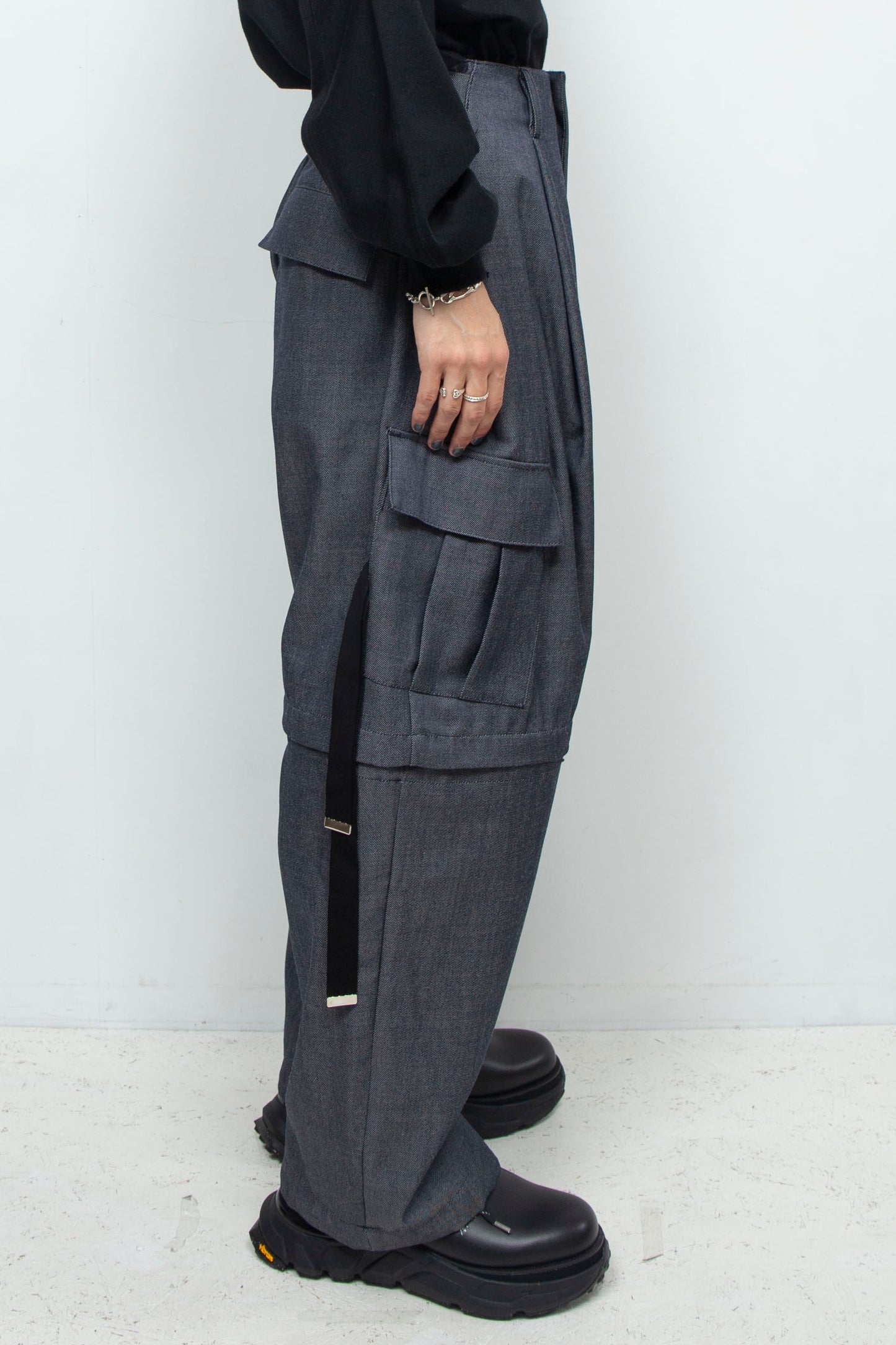 LB24AW-PT07-ADK | Side Zip Painter Trousers | IVORY