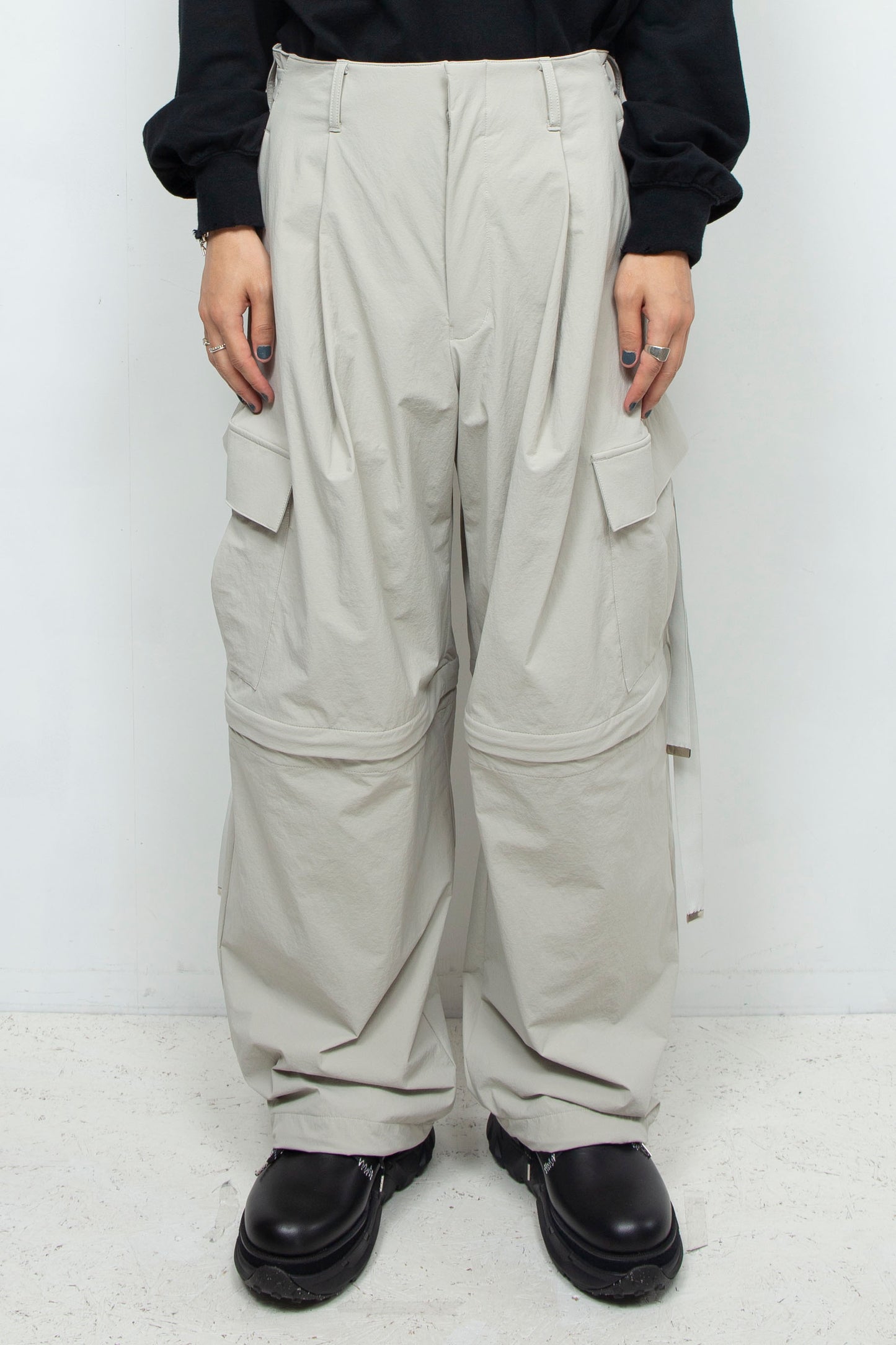 LB24AW-PT07-ADK | Side Zip Painter Trousers | IVORY