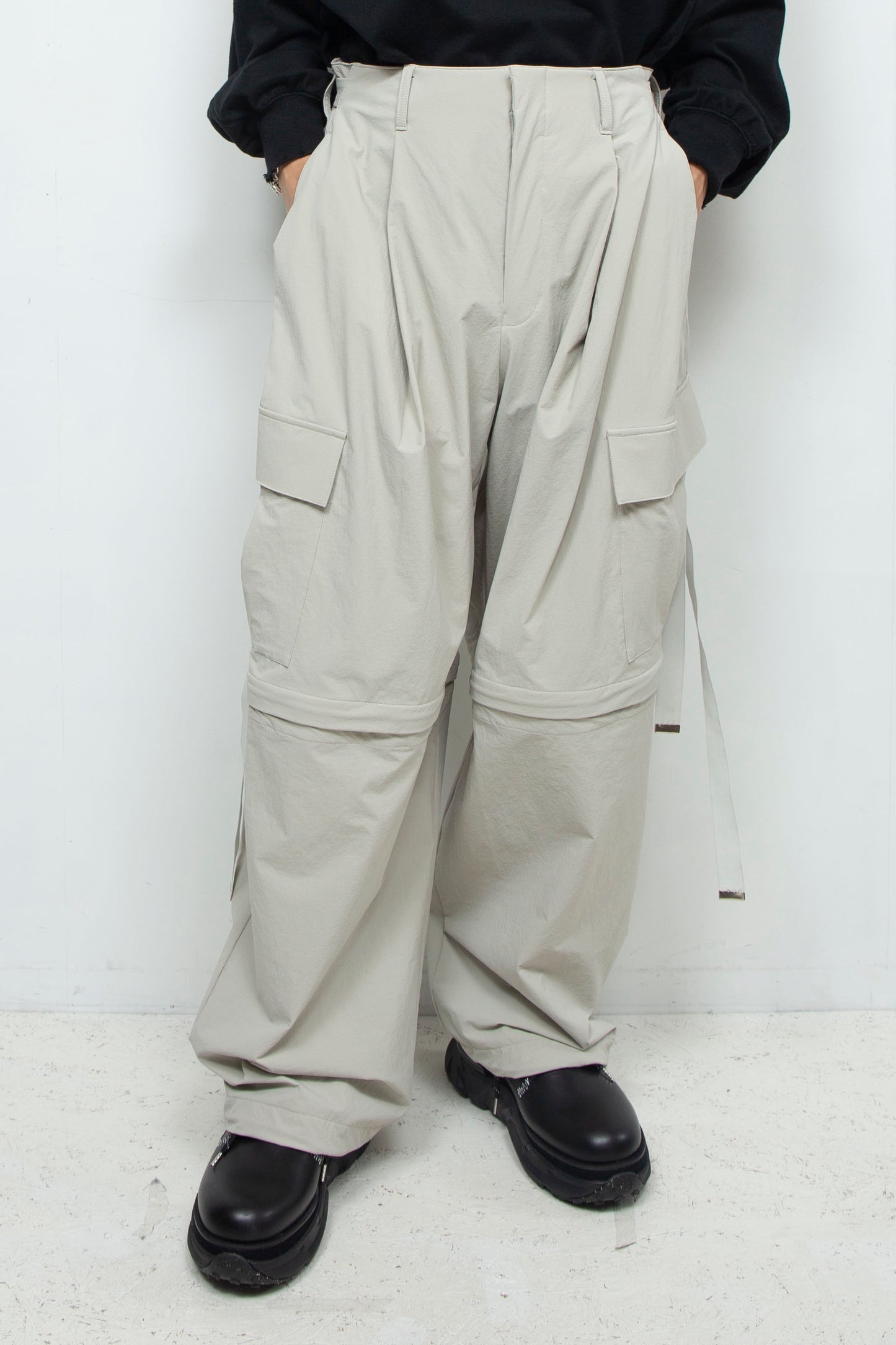 LB24AW-PT07-ADK | Side Zip Painter Trousers | IVORY