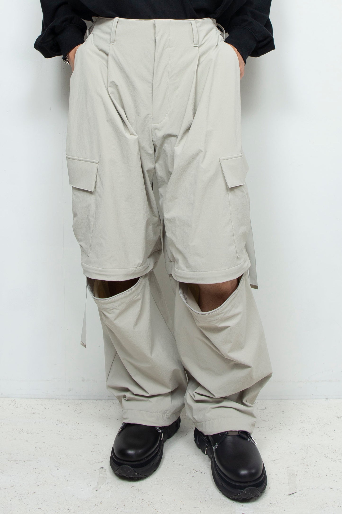 LB24AW-PT07-ADK | Side Zip Painter Trousers | IVORY