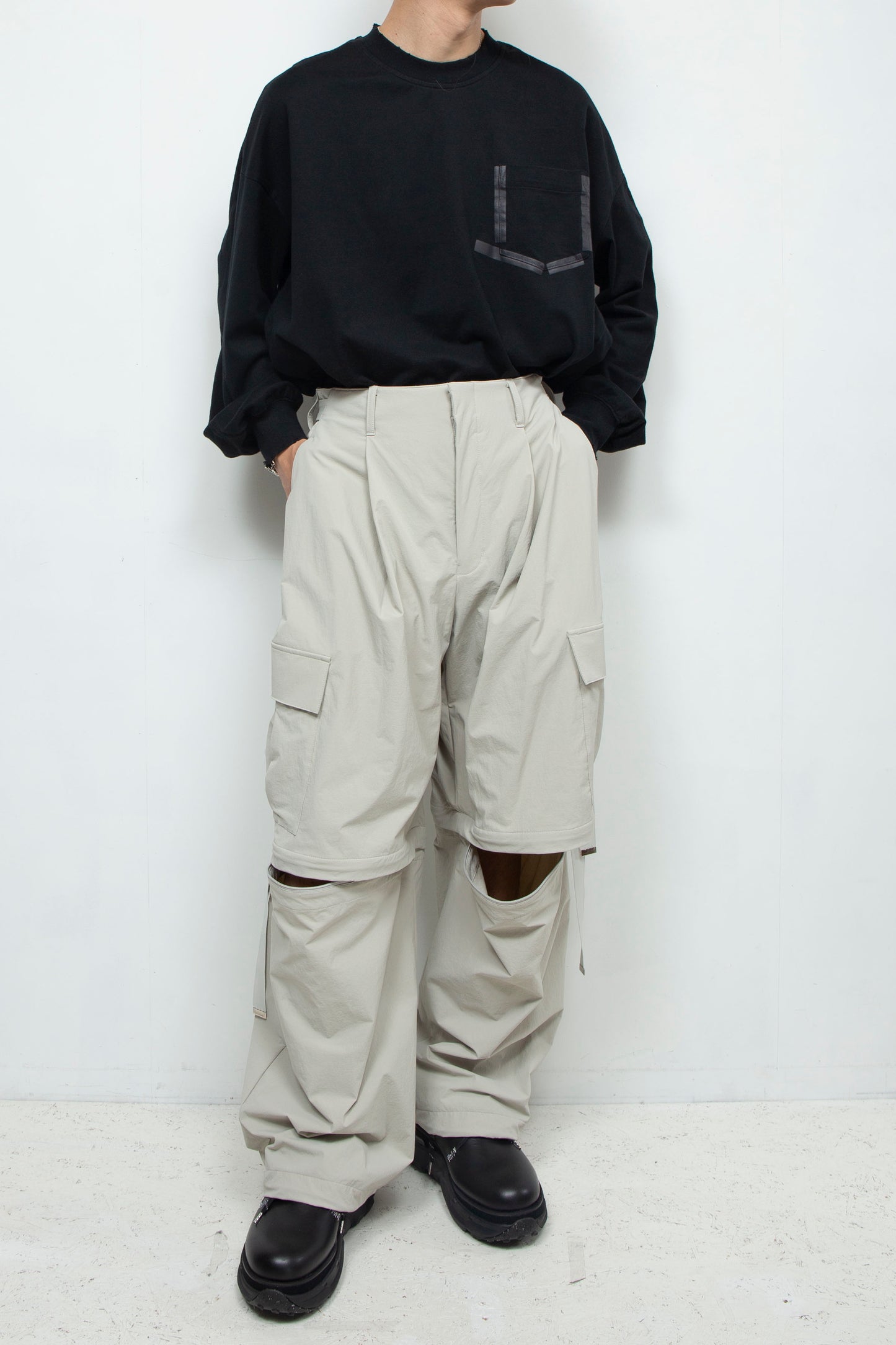 LB24AW-PT07-ADK | Side Zip Painter Trousers | IVORY