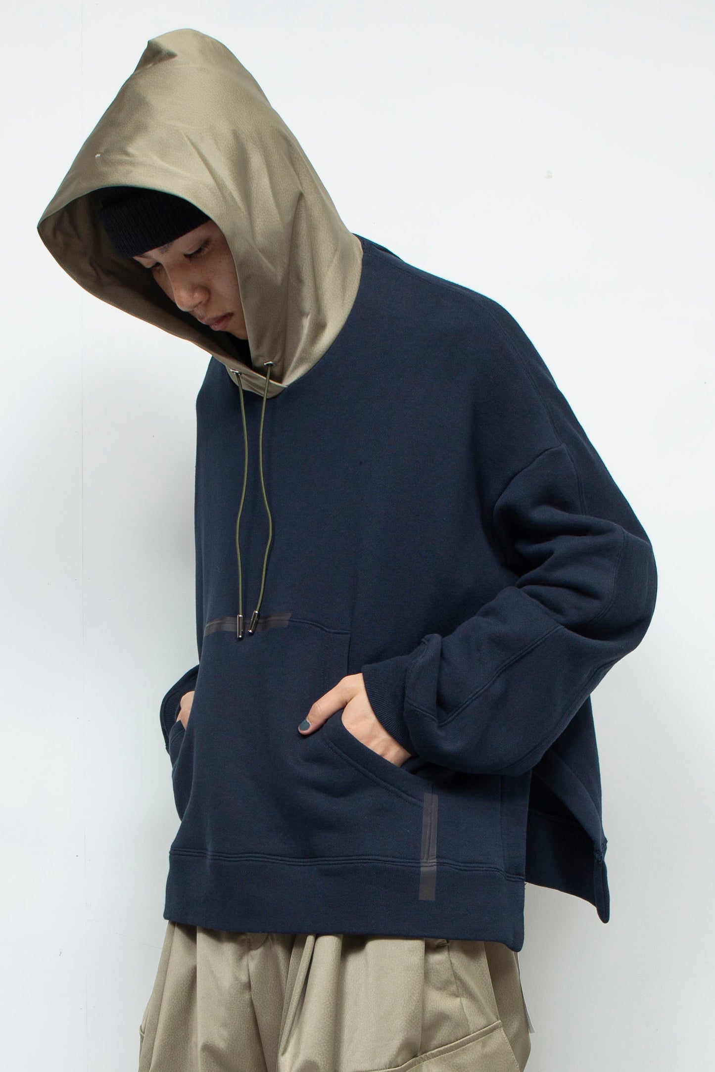 LB24AW-PK01-YGEMB | テーピングエイドコンビネーションフーディ | DARK NAVY×SAGE