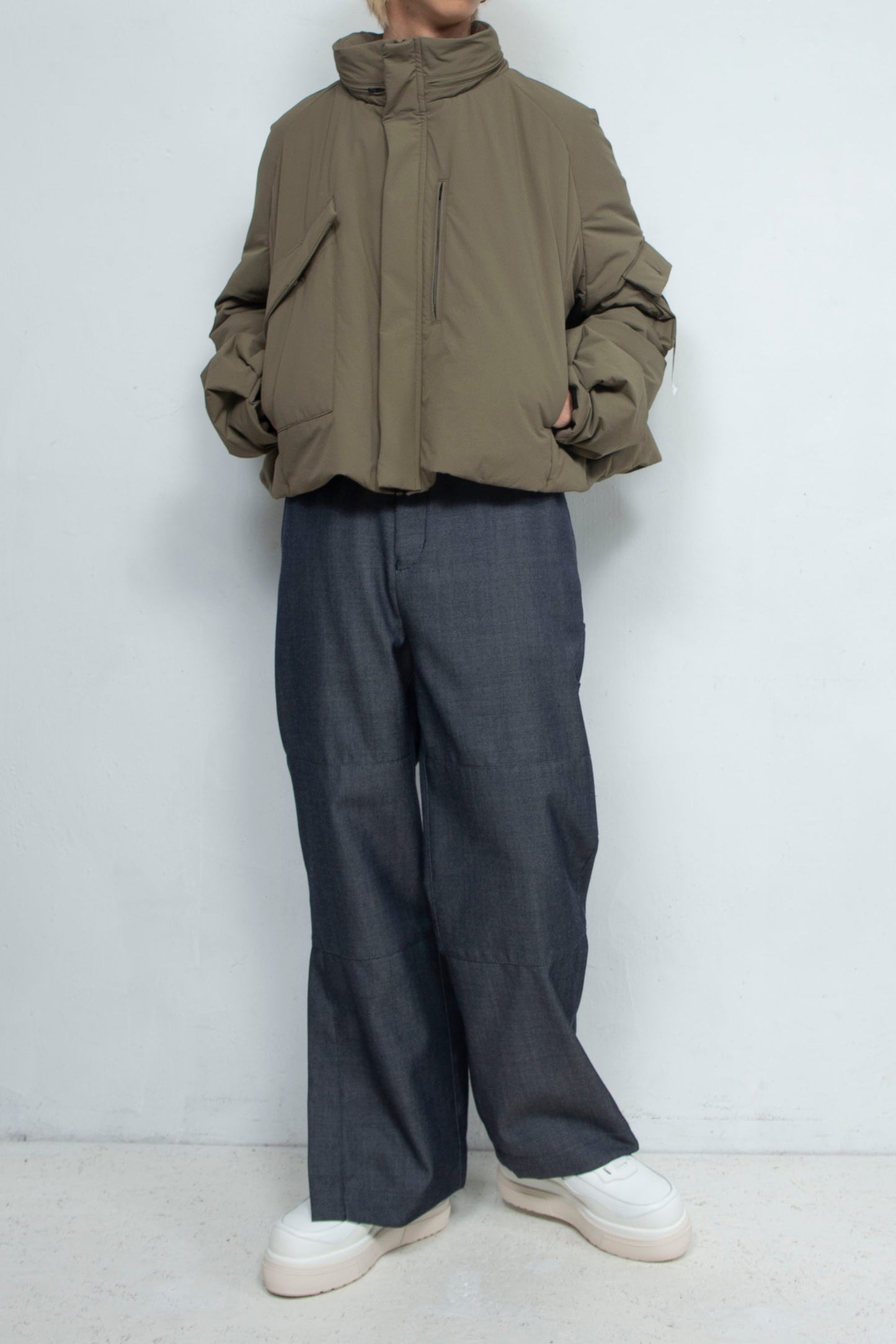 LB24AW-BL03-NBG | Onibegie 加垫短款上衣 | OLIVE