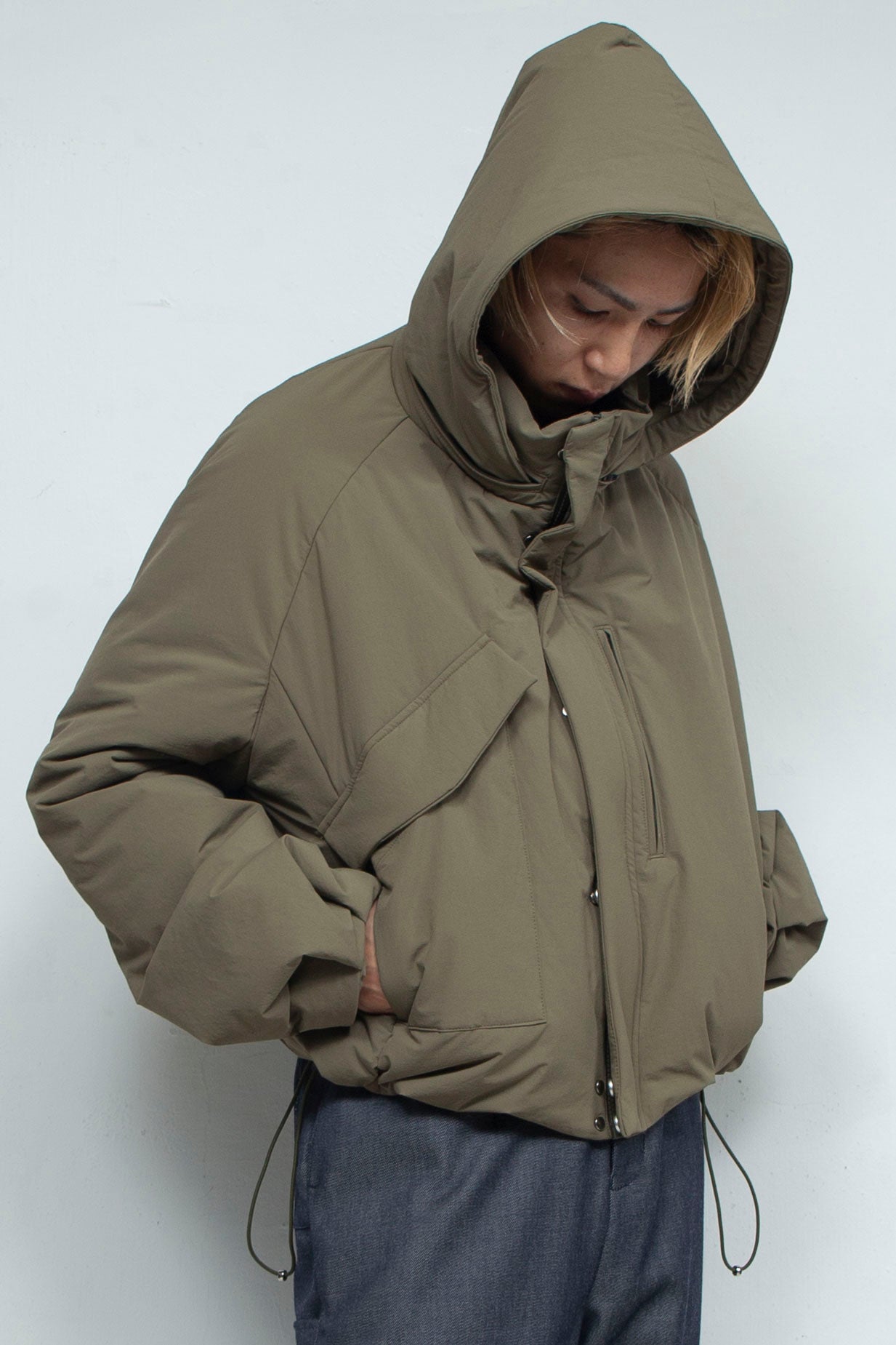 LB24AW-BL03-NBG | Onibegie 加垫短款上衣 | OLIVE