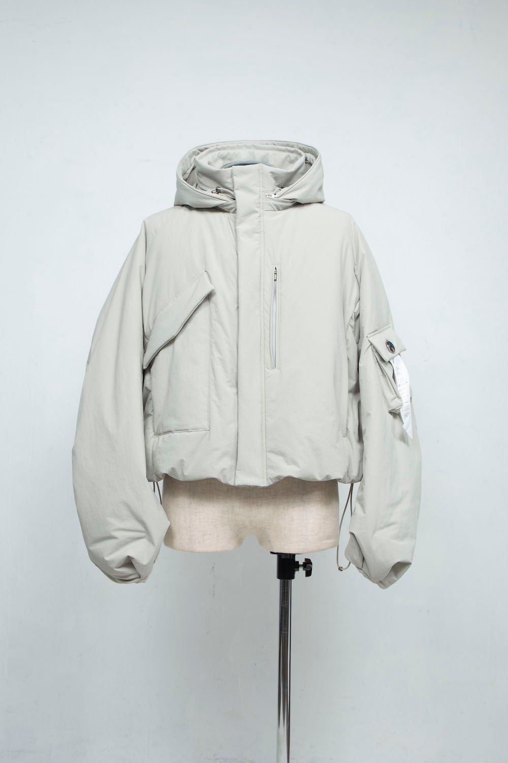 LB24AW-BL03-NBG | Onibegieパッディングショートブルゾン | FROSTY WHITE