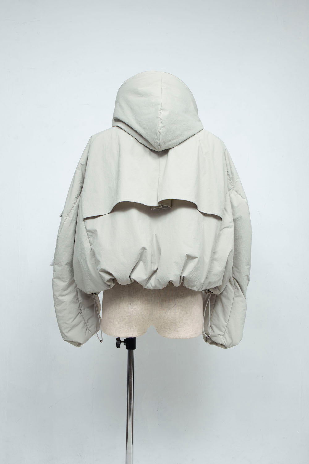 LB24AW-BL03-NBG | Onibegieパッディングショートブルゾン | FROSTY WHITE