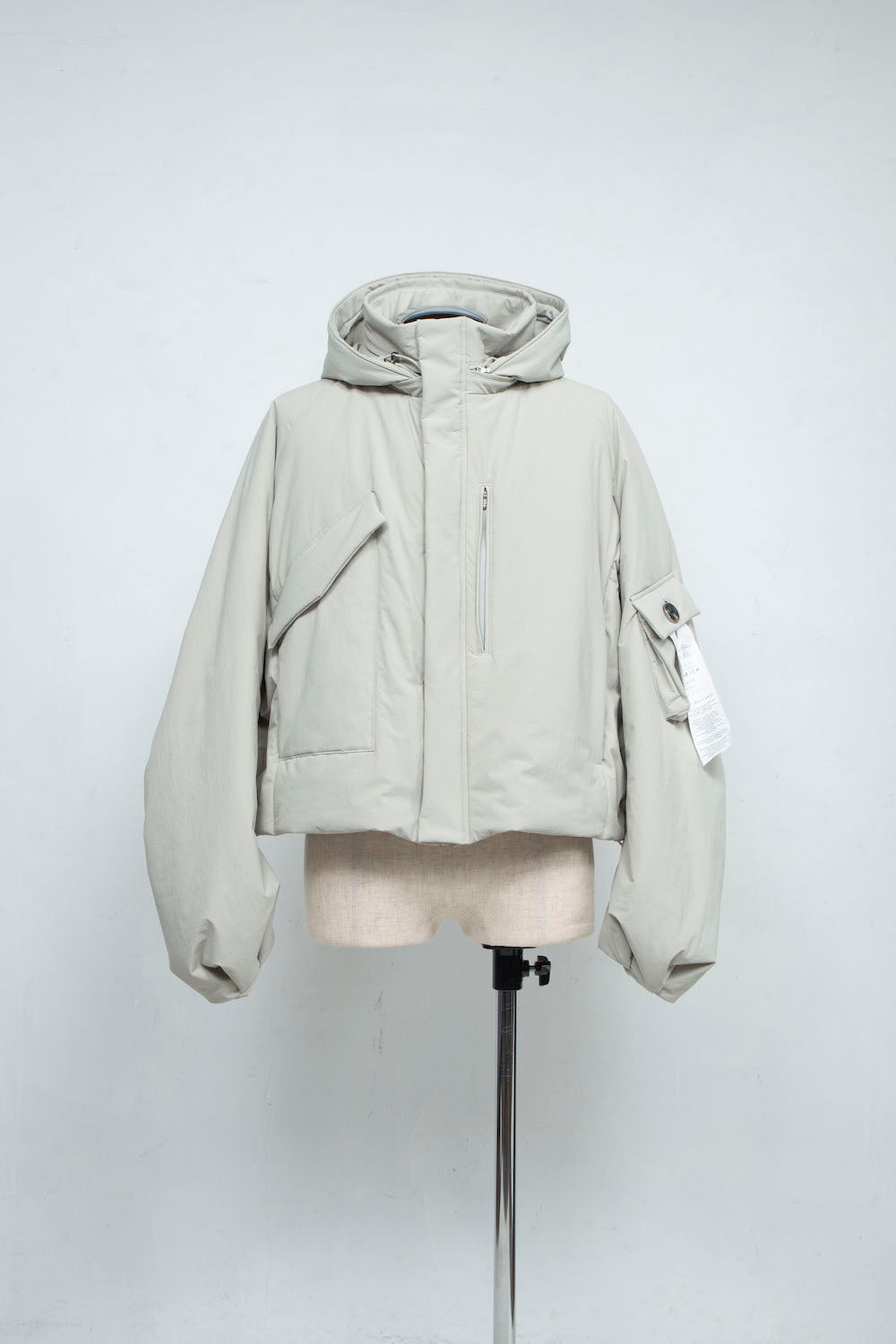 LB24AW-BL03-NBG | Onibegieパッディングショートブルゾン | FROSTY WHITE