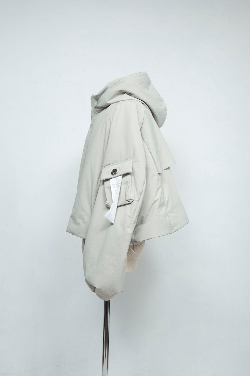 LB24AW-BL03-NBG | Onibegieパッディングショートブルゾン | FROSTY WHITE