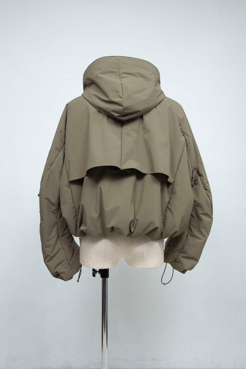 LB24AW-BL03-NBG | Onibegie 加垫短款上衣 | OLIVE