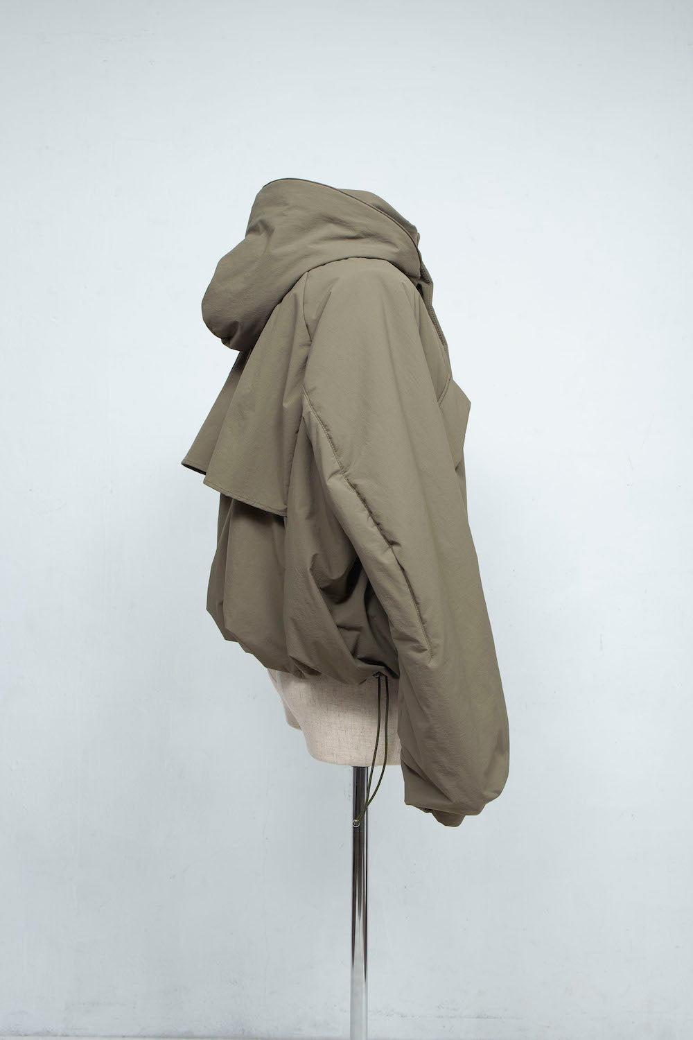 LB24AW-BL03-NBG | Onibegie 加垫短款上衣 | OLIVE