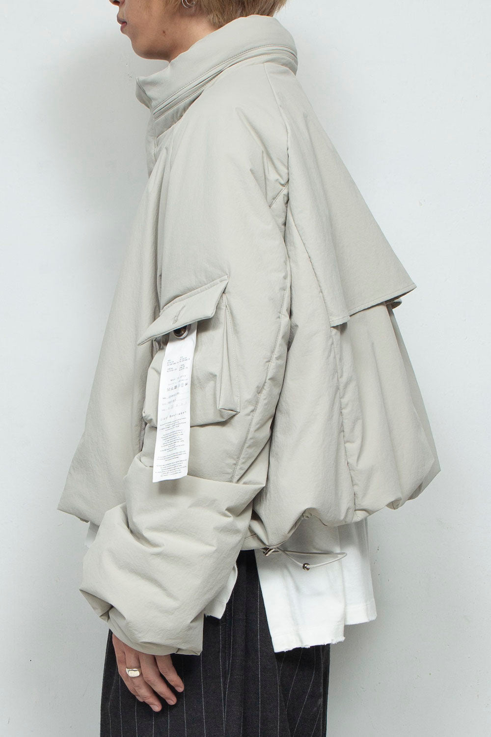 LB24AW-BL03-NBG | Onibegieパッディングショートブルゾン | FROSTY WHITE