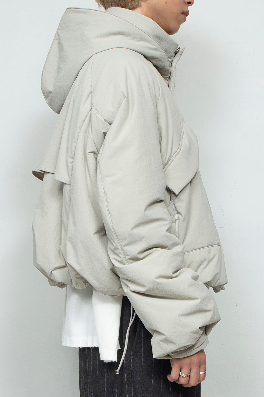 LB24AW-BL03-NBG | Onibegieパッディングショートブルゾン | FROSTY WHITE