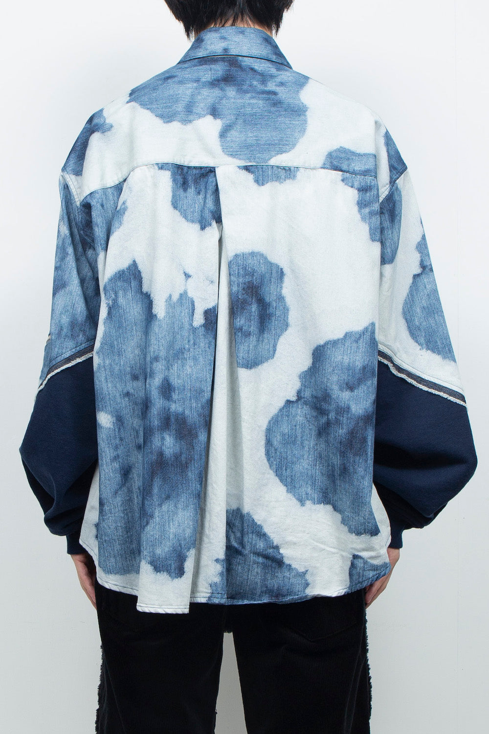 LB26AW-SH12-BLD | Gradation Flower Bleach Denim Twisted Sleeve Shirt | INDIGO BLEACHED