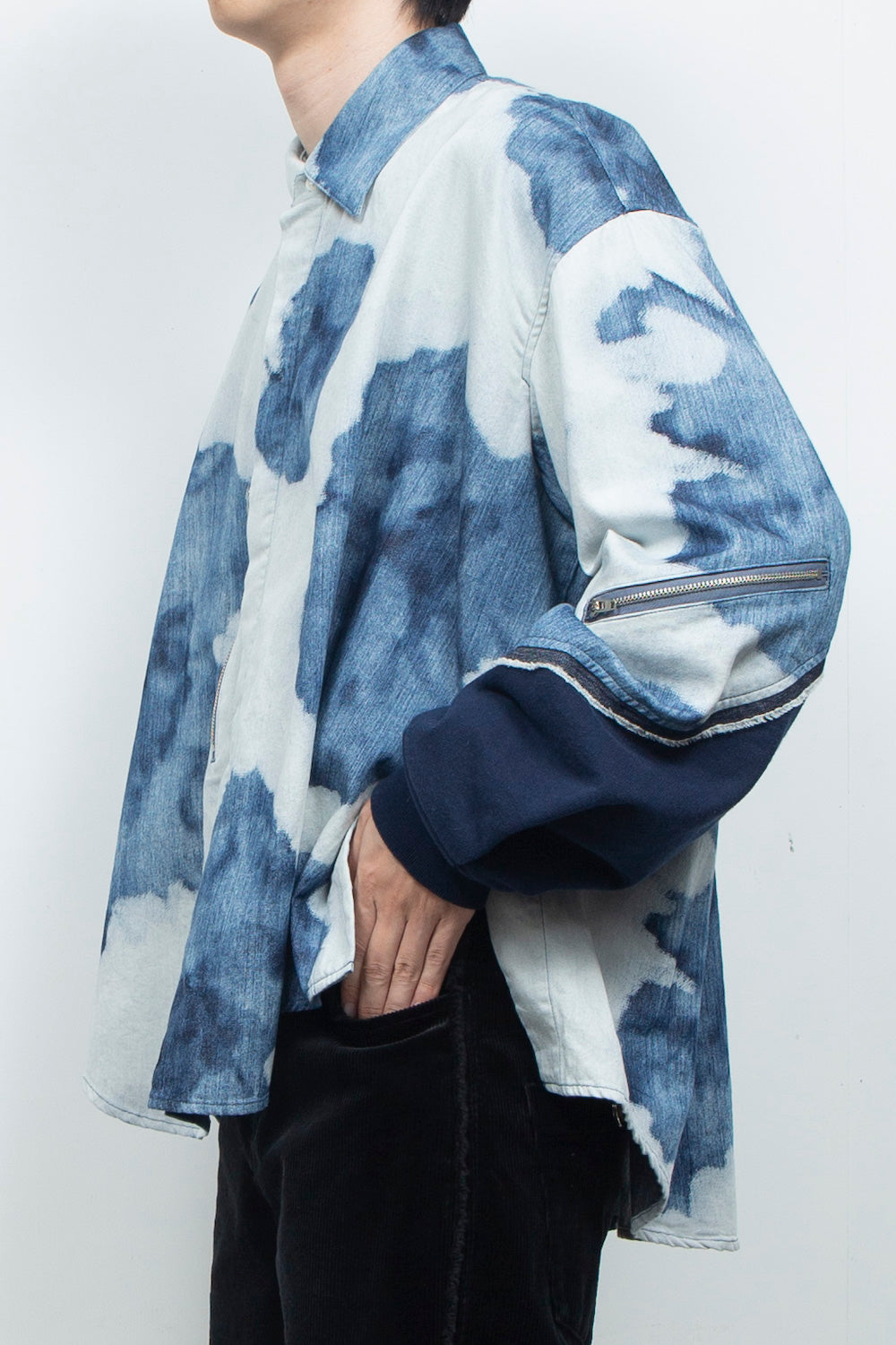 LB26AW-SH12-BLD | Gradation Flower Bleach Denim Twisted Sleeve Shirt | INDIGO BLEACHED