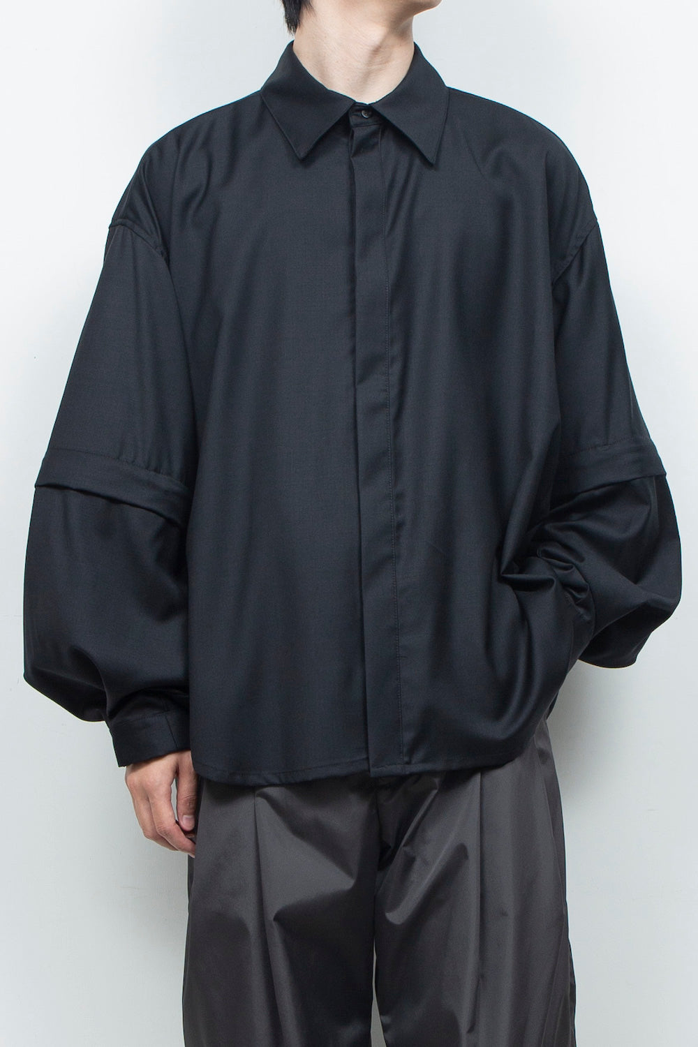<LAST 1点> LB26AW-SH11-SCO |  SUPER140Sウール デタッチャブルスリーブシャツ | BLACK