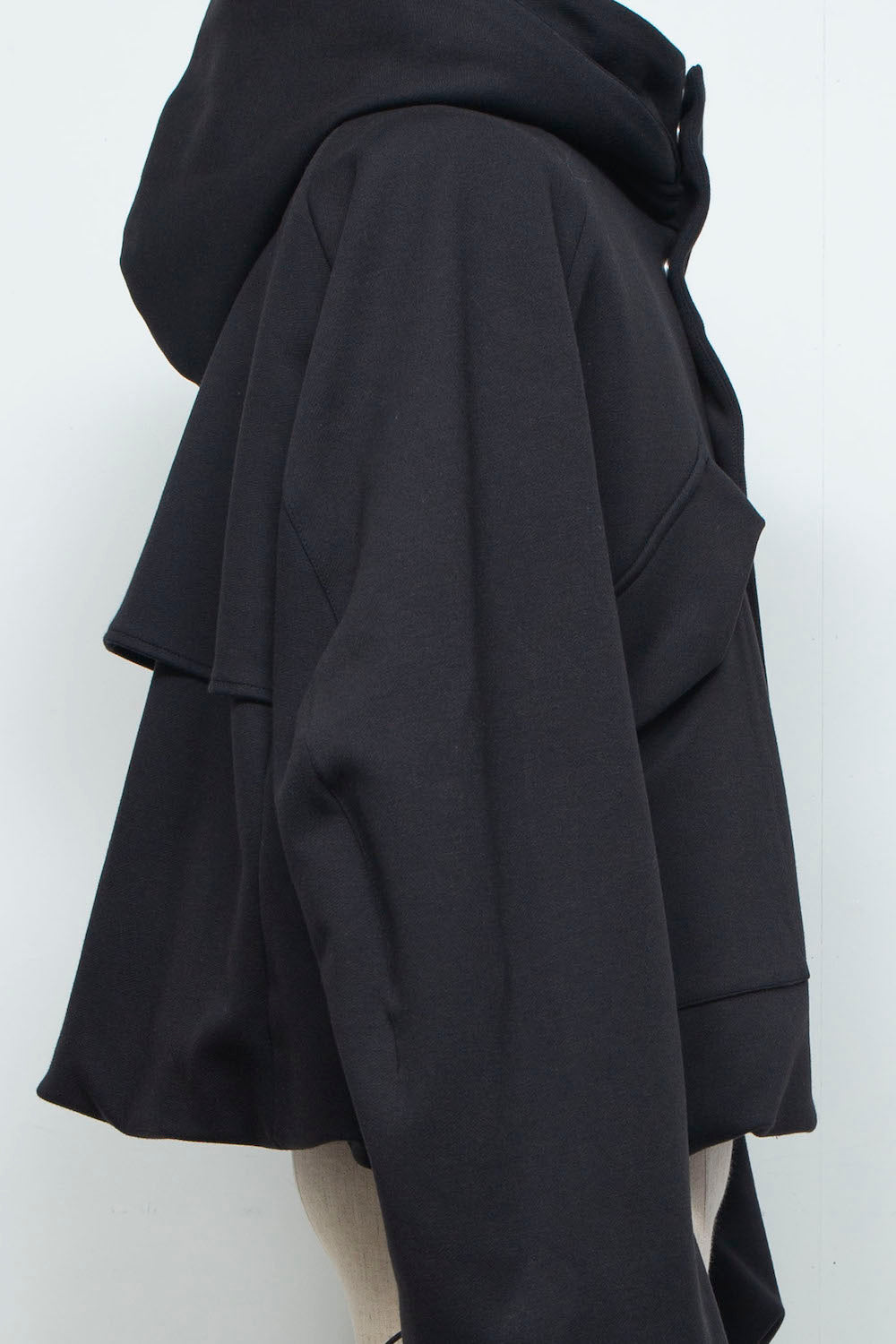 LB26AW-BL03-DFB | DOWN FABRICショートフードブルゾン | BLACK