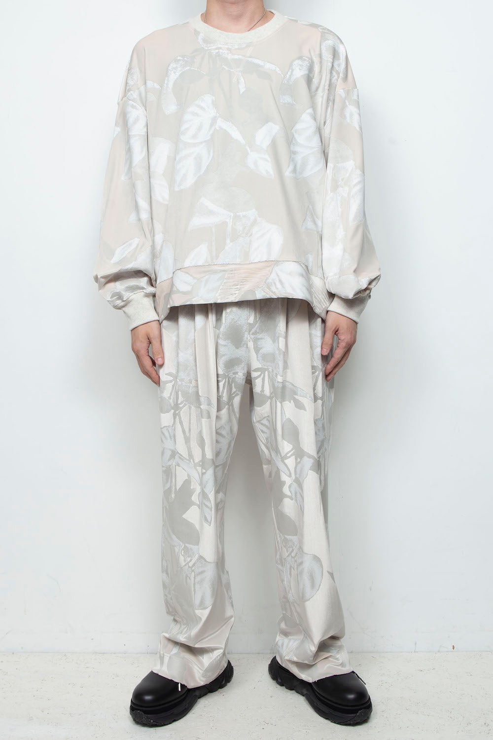 <last>  
LB25AW-PO08-PVL | 3D Printed Velour Jersey Pullover | Off White</last>