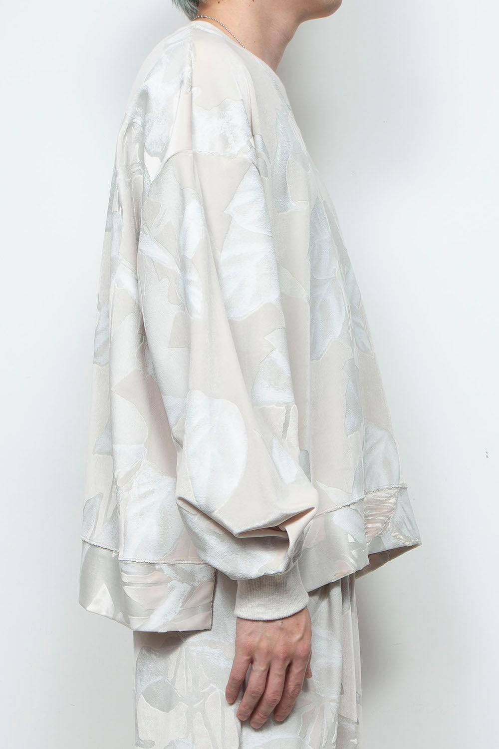 <last>  
LB25AW-PO08-PVL | 3D Printed Velour Jersey Pullover | Off White</last>