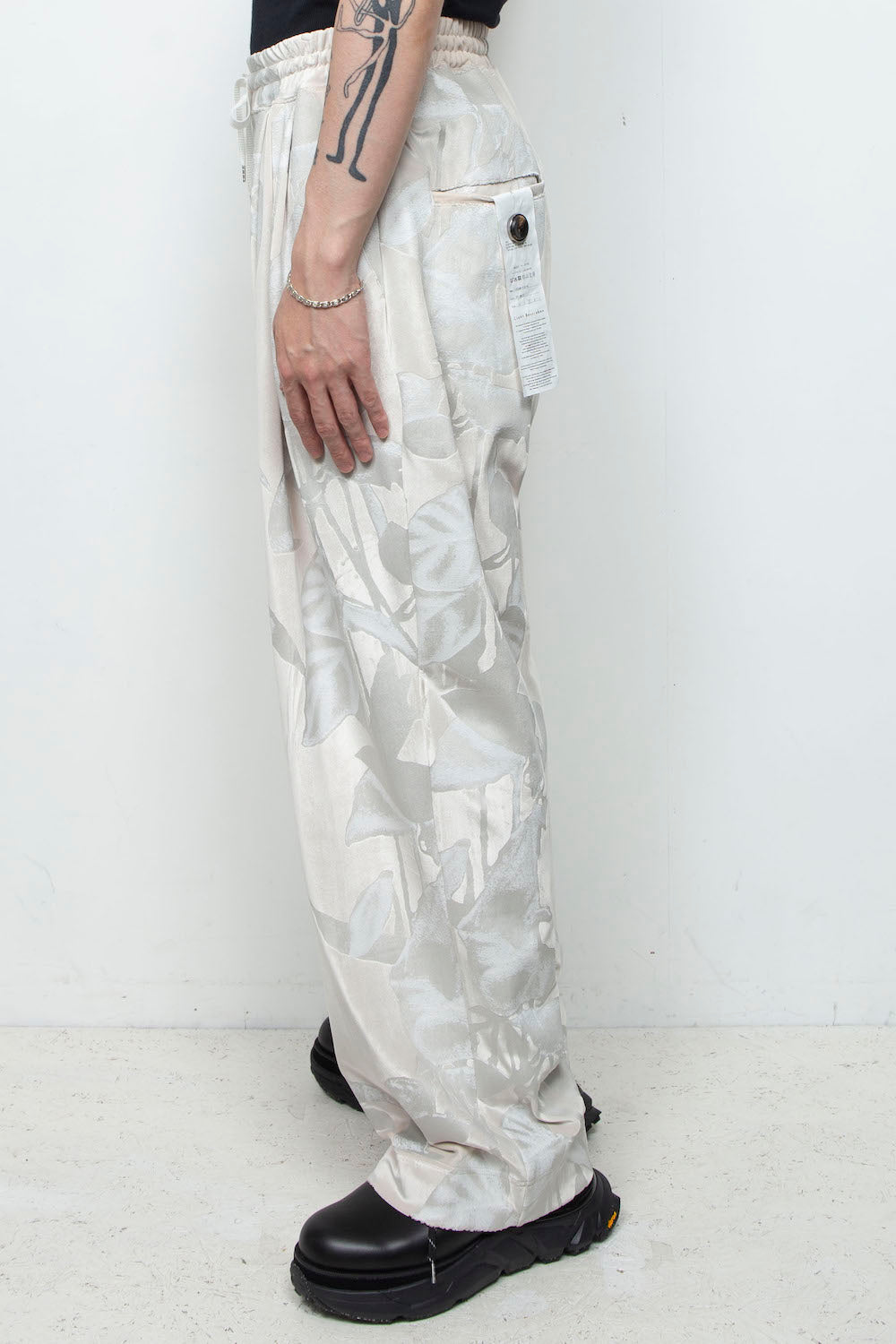 LB25AW-PT08-PVL | 3D Printed Velour Jersey Easy Pants | Off White