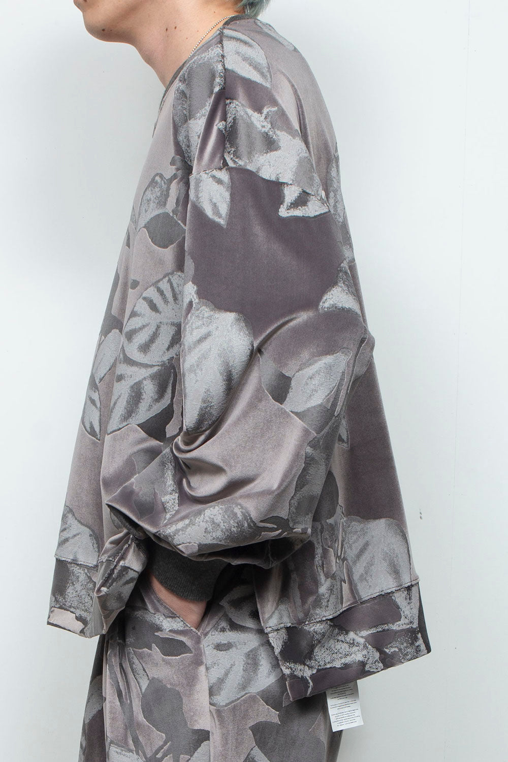 LB25AW-PO08-PVL | 3D Printed Velour Jersey Pullover | Charcoal