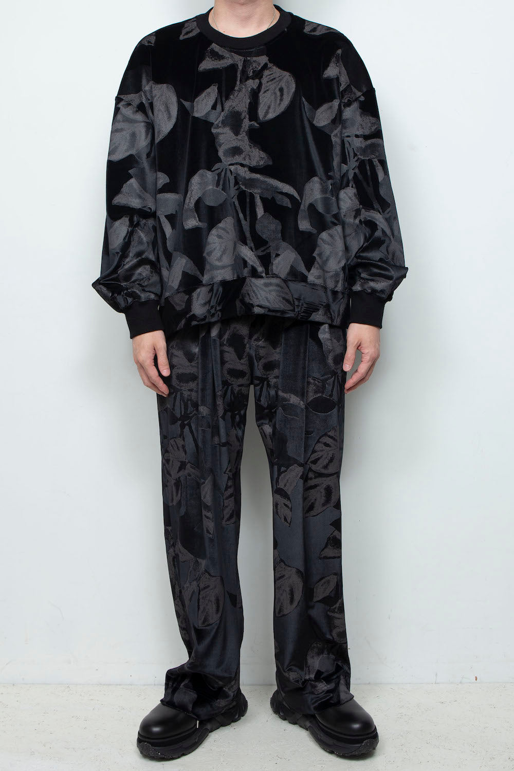 LB25AW-PO08-PVL | 3D Printed Velour Jersey Pullover | BLACK