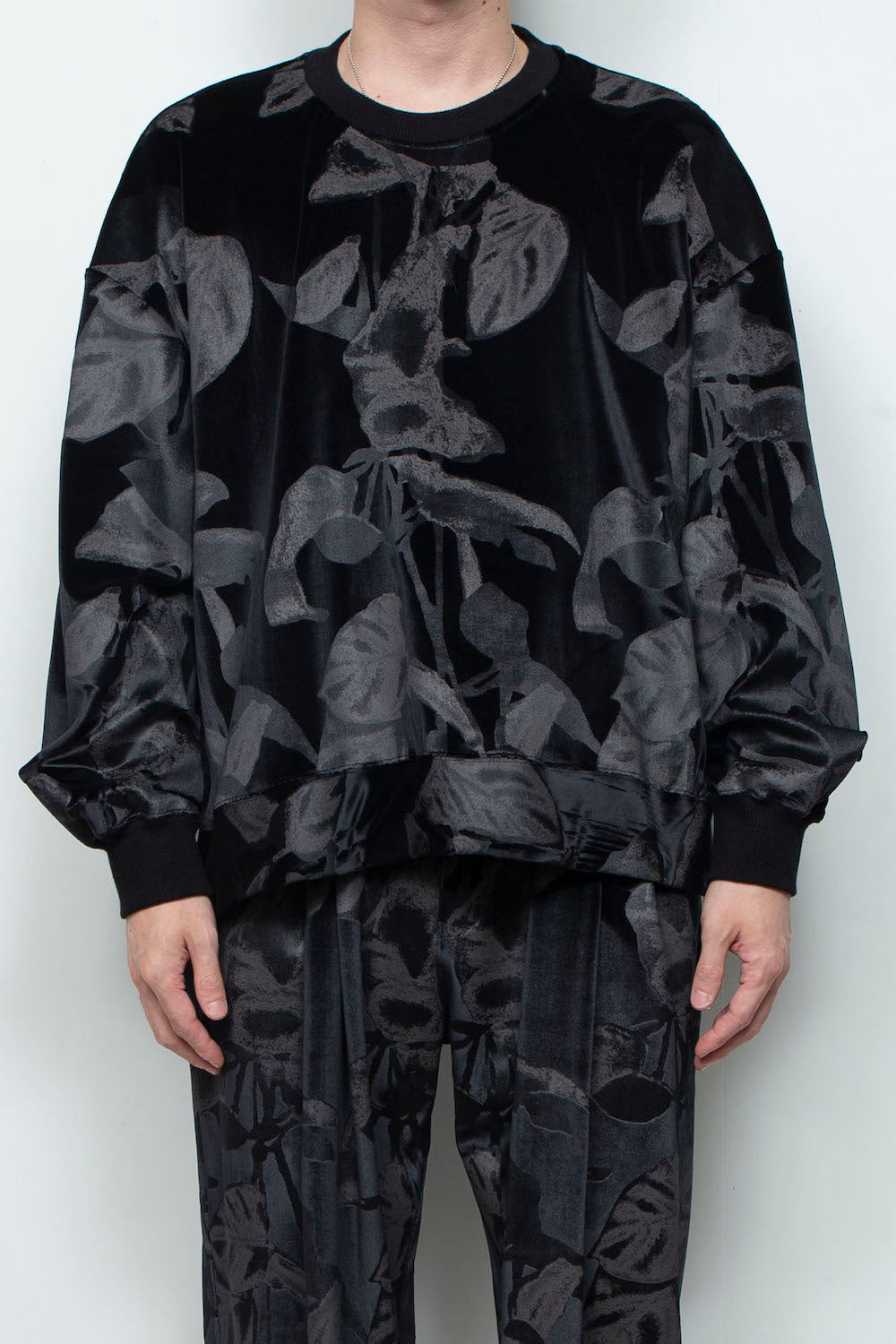 LB25AW-PO08-PVL | 3D Printed Velour Jersey Pullover | BLACK