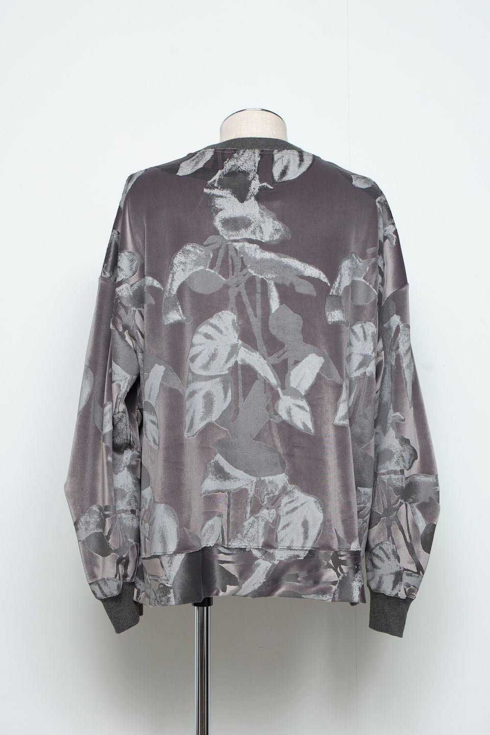 LB25AW-PO08-PVL | 3D Printed Velour Jersey Pullover | Charcoal