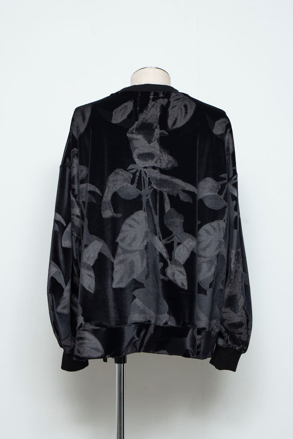 LB25AW-PO08-PVL | 3D Printed Velour Jersey Pullover | BLACK