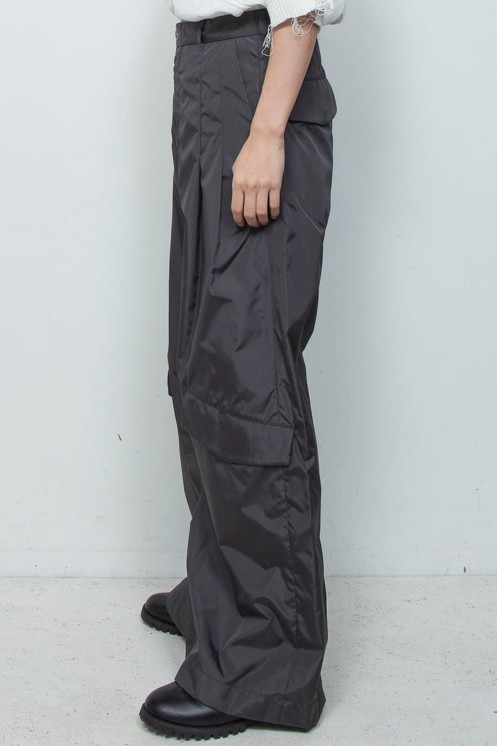 LB26SS-PT09-TRT | TRUSSAIR®︎ TWILL シンフラップバギートラウザー | CHARCOAL