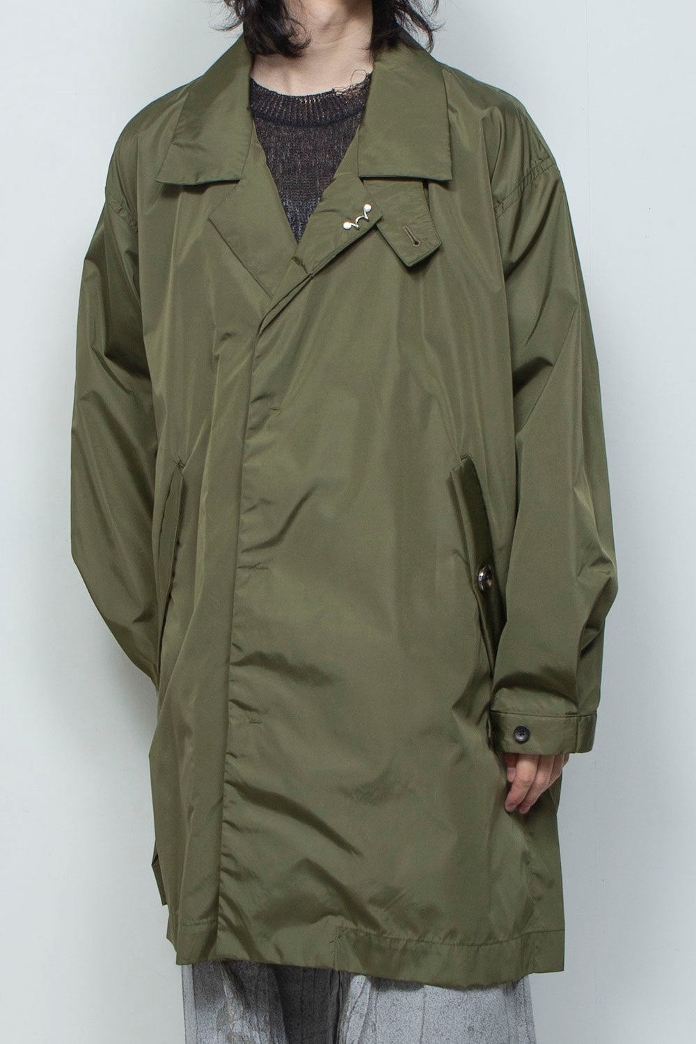 LB26SS-SHCO01-TRT | TRUSSAIR®︎ TWILL セミロングステンカラーコート| MILITARY GREEN