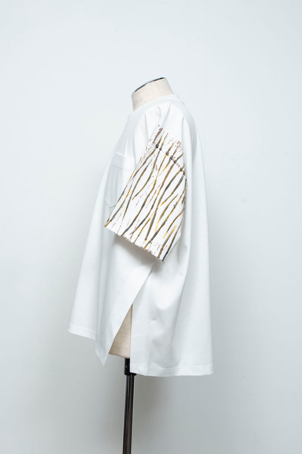 <last>  
LB25AW-TE09-HDP | 优质比马棉手绘T恤 | 白色</last>