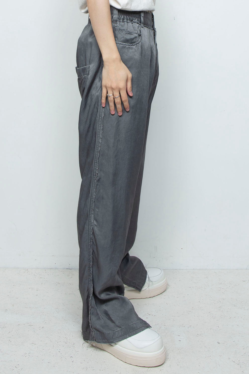 LB26SS-PT02-PDC | ピグメントウォッシュドローライズ5Pセミフレアパンツ | SLATE GRAY