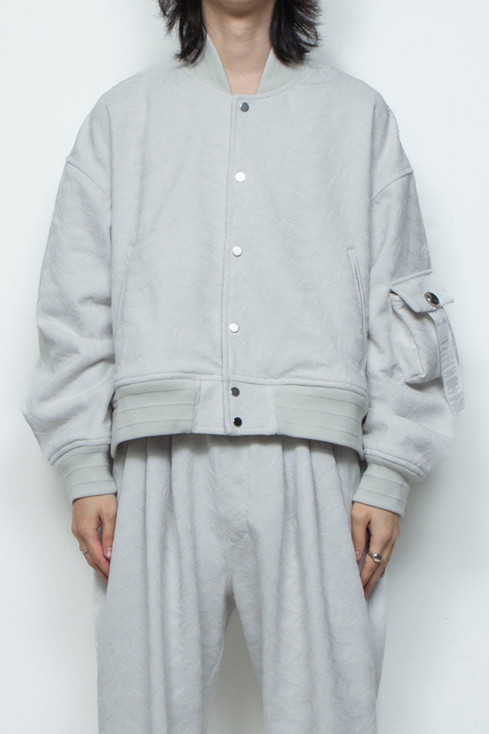 <LAST 1点> LB26SS-SWBL01-ETJ | フルエンブロイダリージャージースタジアムブルゾン | ICE GRAY