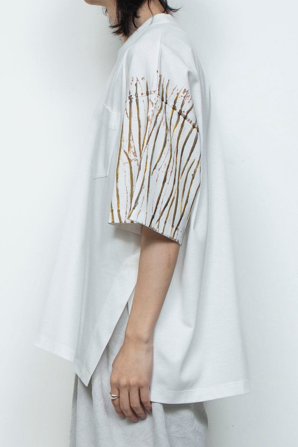 <last>  
LB25AW-TE09-HDP | 优质比马棉手绘T恤 | 白色</last>