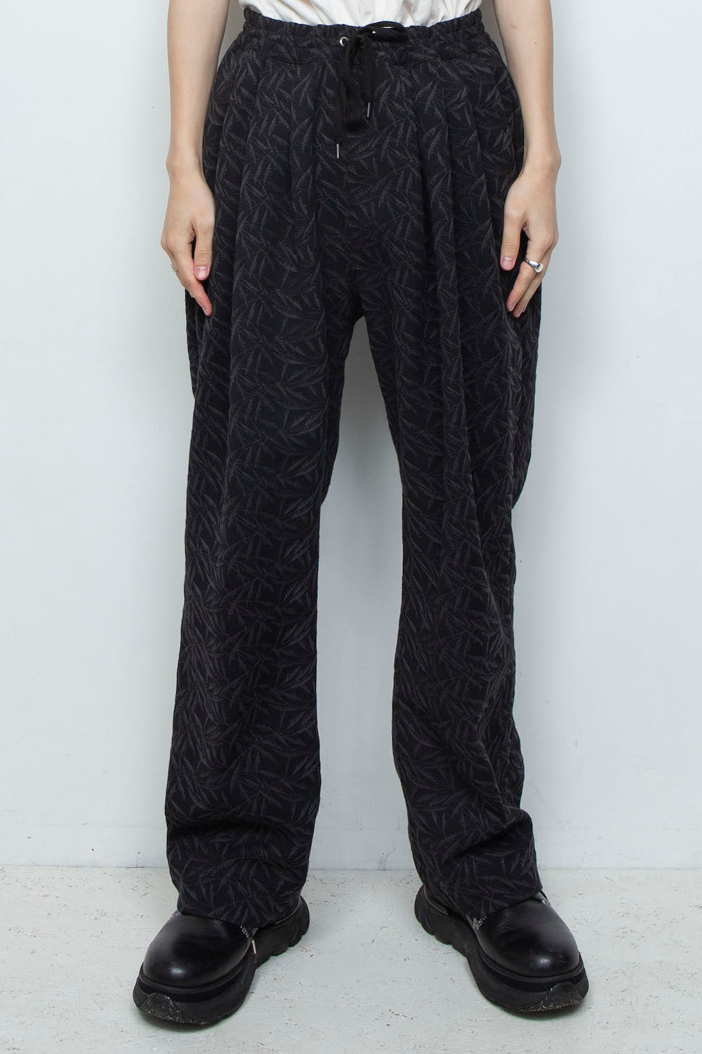 <LAST 1点> LB26SS-PT08-ETJ | フルエンブロイダリージャージーイージーパンツ | BLACK