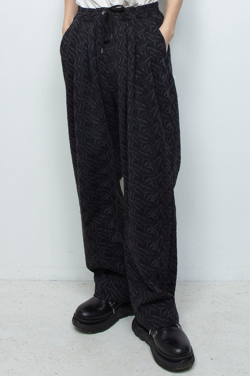 <LAST 1点> LB26SS-PT08-ETJ | フルエンブロイダリージャージーイージーパンツ | BLACK