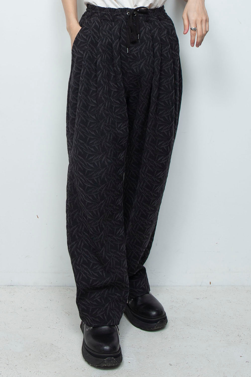 <LAST 1点> LB26SS-PT08-ETJ | フルエンブロイダリージャージーイージーパンツ | BLACK