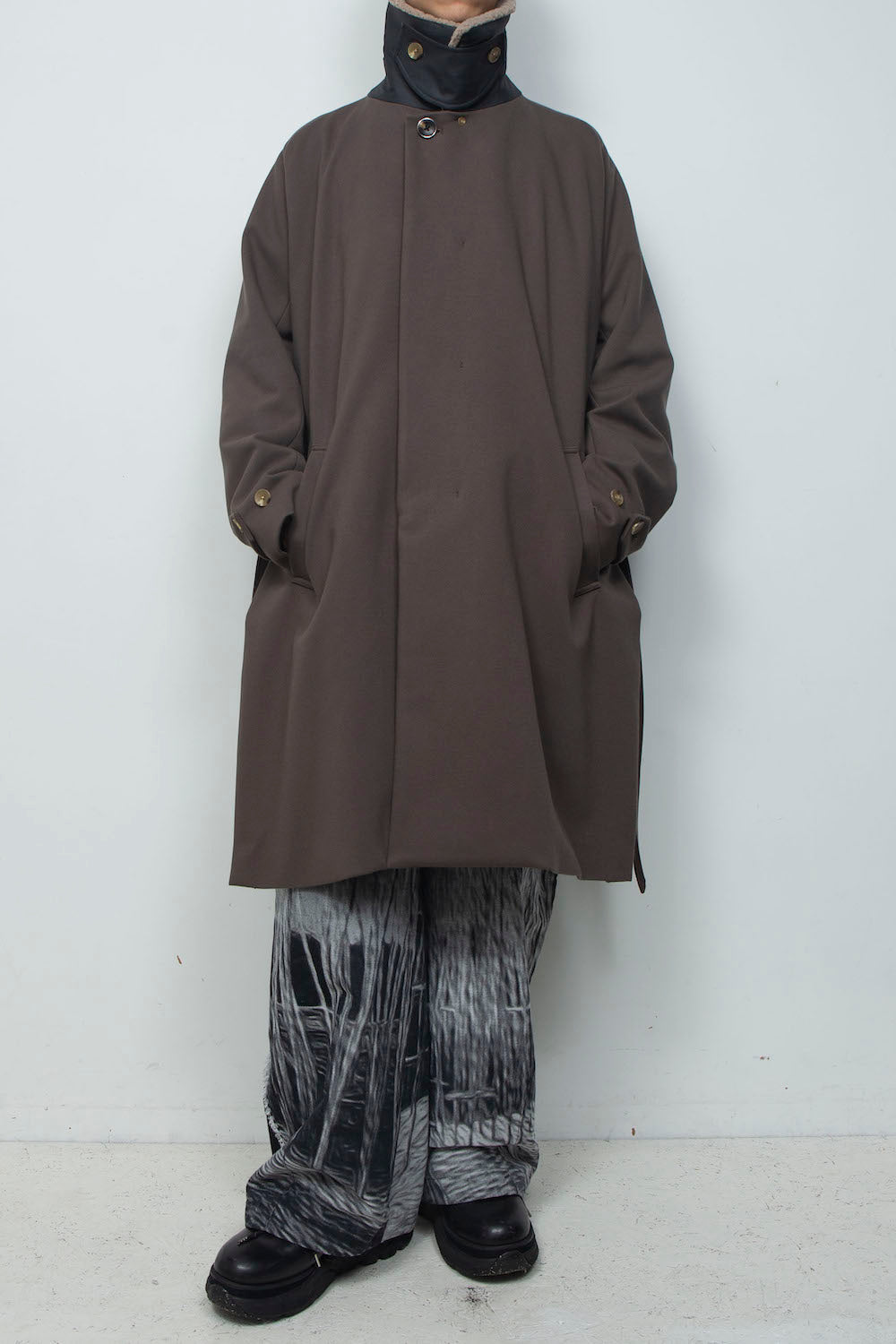 <LAST 1点> LB26AW-CO10-DFB | DOWN FABRICステンカラーコート | BROWN