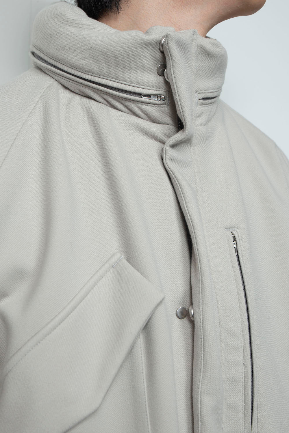 LB26AW-BL03-DFB | DOWN FABRICショートフードブルゾン | LIGHT GRAY