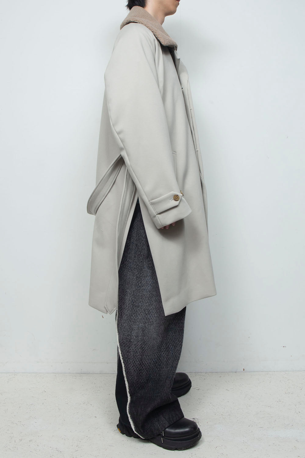 <LAST 1点> LB26AW-CO10-DFB | DOWN FABRICステンカラーコート | LIGHT GRAY