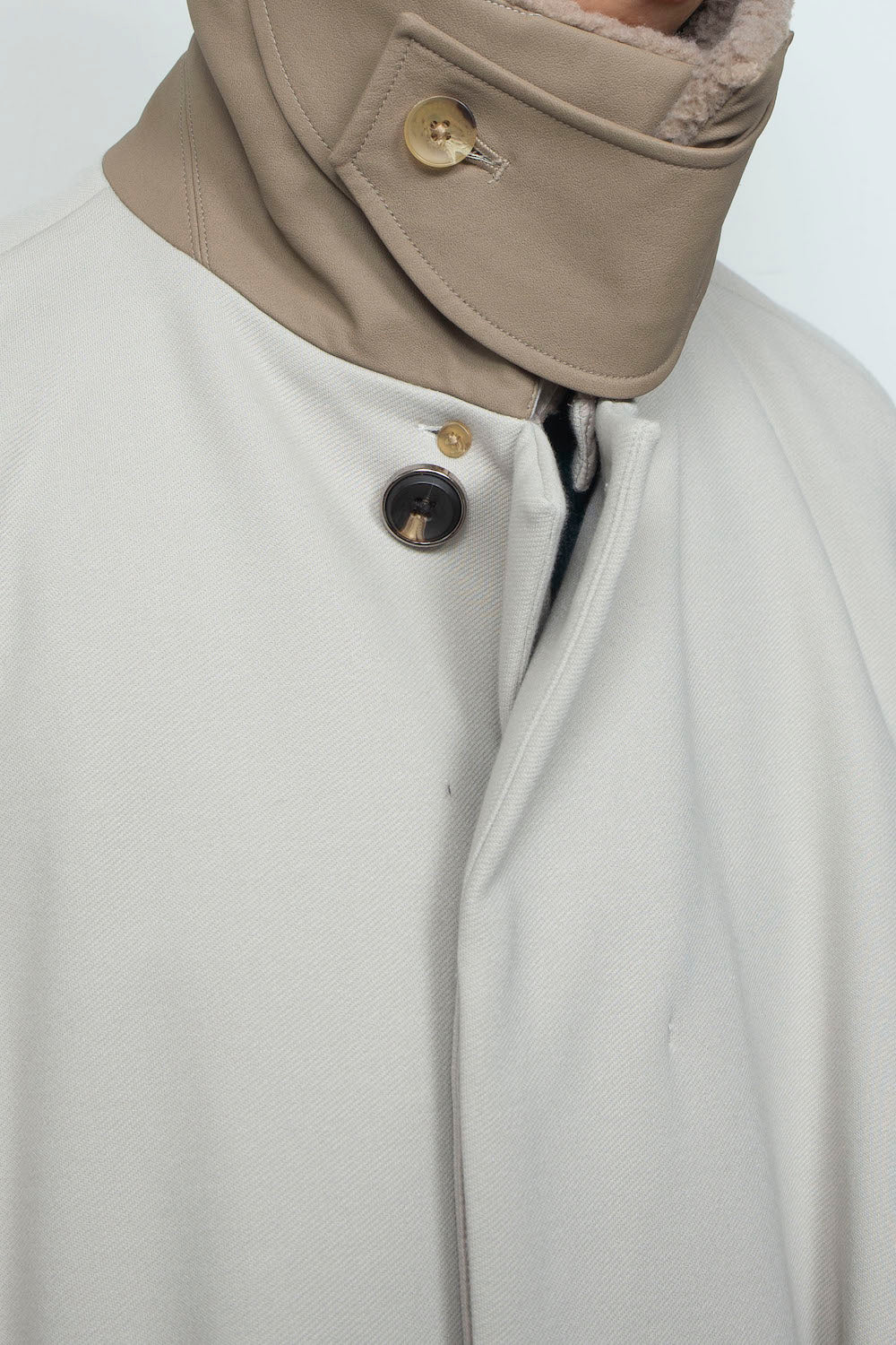 <LAST 1点> LB26AW-CO10-DFB | DOWN FABRICステンカラーコート | LIGHT GRAY