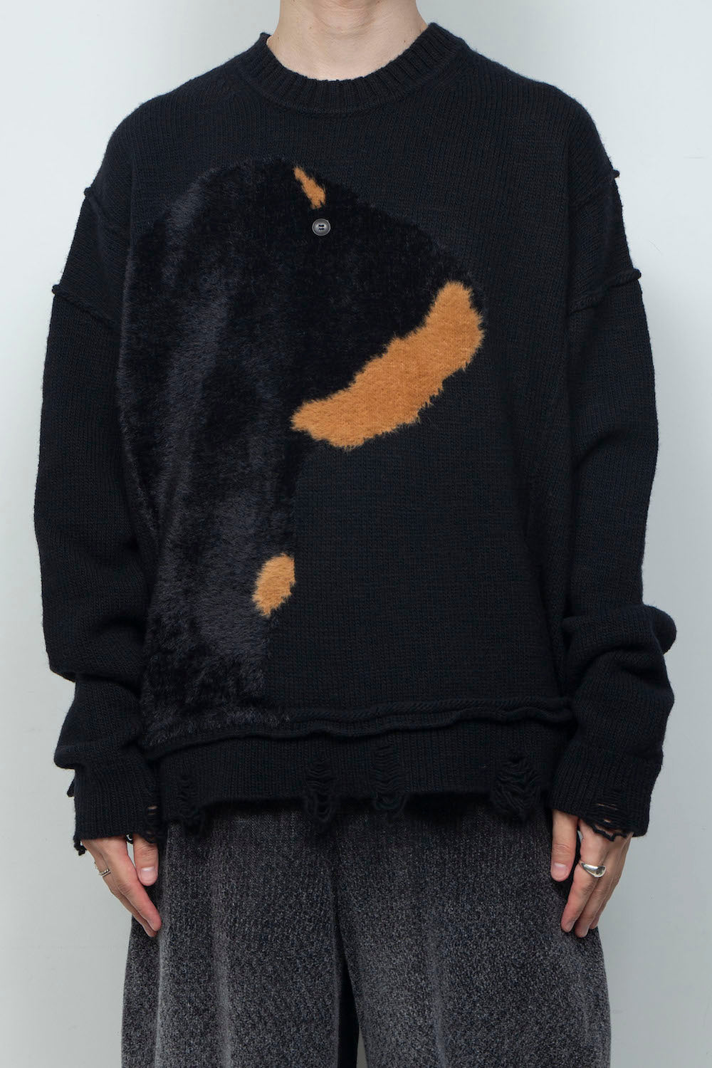 LB26AW-KN11 | ドッグモチーフインターシャセーター | BLACK