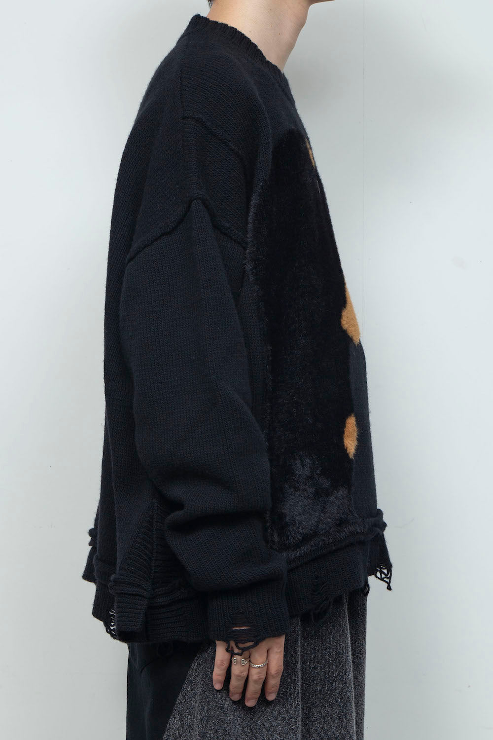 LB26AW-KN11 | ドッグモチーフインターシャセーター | BLACK