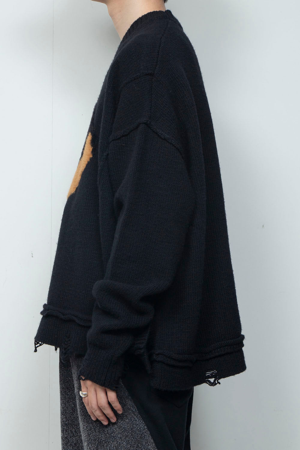 LB26AW-KN11 | ドッグモチーフインターシャセーター | BLACK