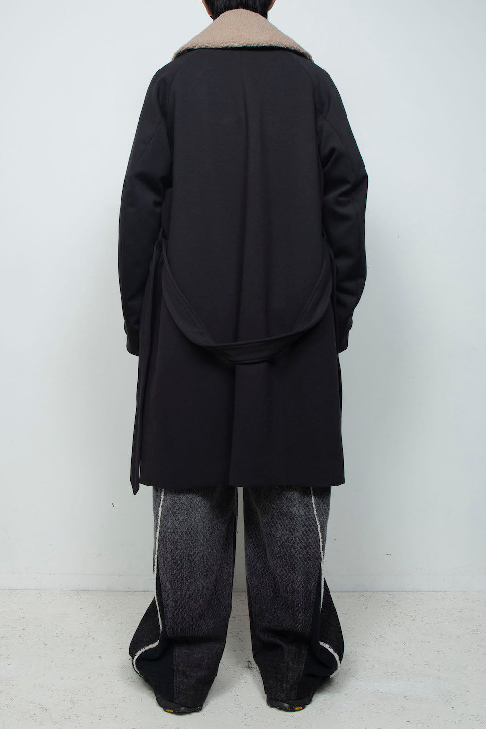 LB26AW-CO10-DFB | DOWN FABRICステンカラーコート | BLACK