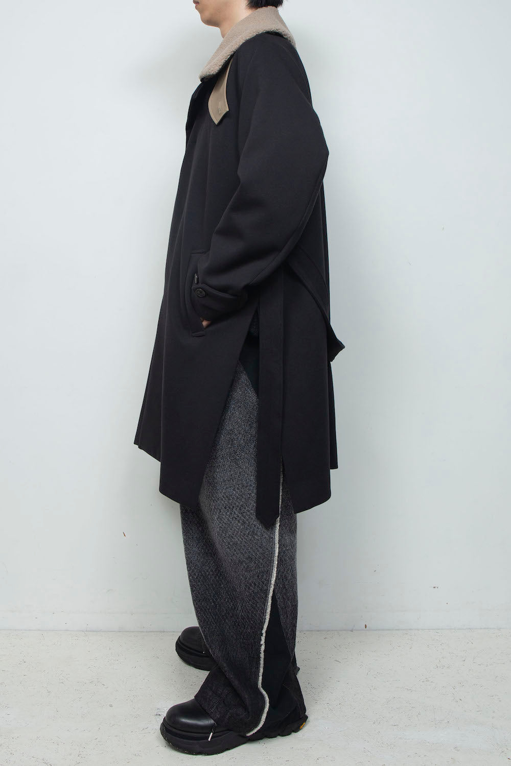 LB26AW-CO10-DFB | DOWN FABRICステンカラーコート | BLACK
