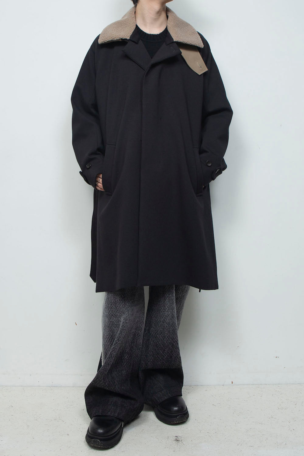 LB26AW-CO10-DFB | DOWN FABRICステンカラーコート | BLACK