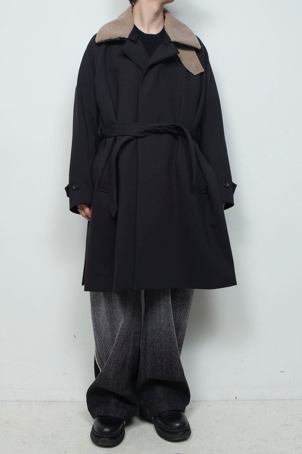 LB26AW-CO10-DFB | DOWN FABRICステンカラーコート | BLACK