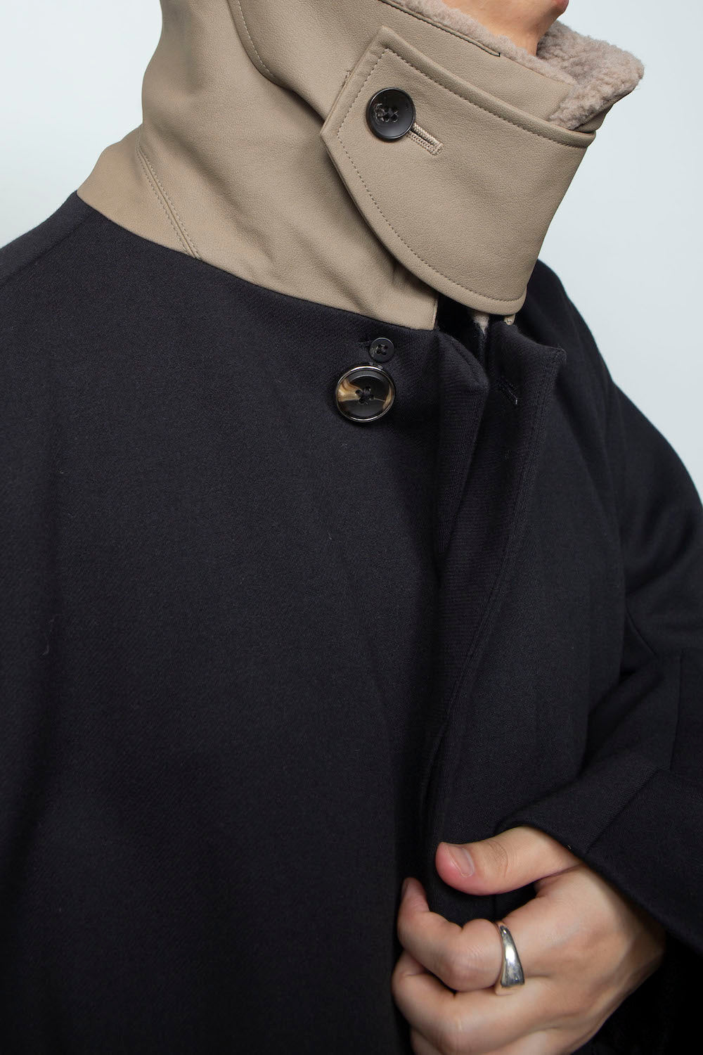 LB26AW-CO10-DFB | DOWN FABRICステンカラーコート | BLACK